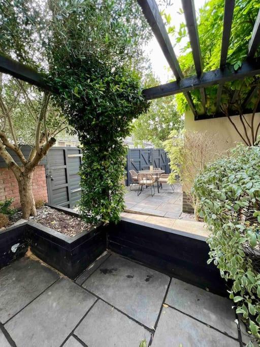 Private Garden Oasis In Central بريستول المظهر الخارجي الصورة